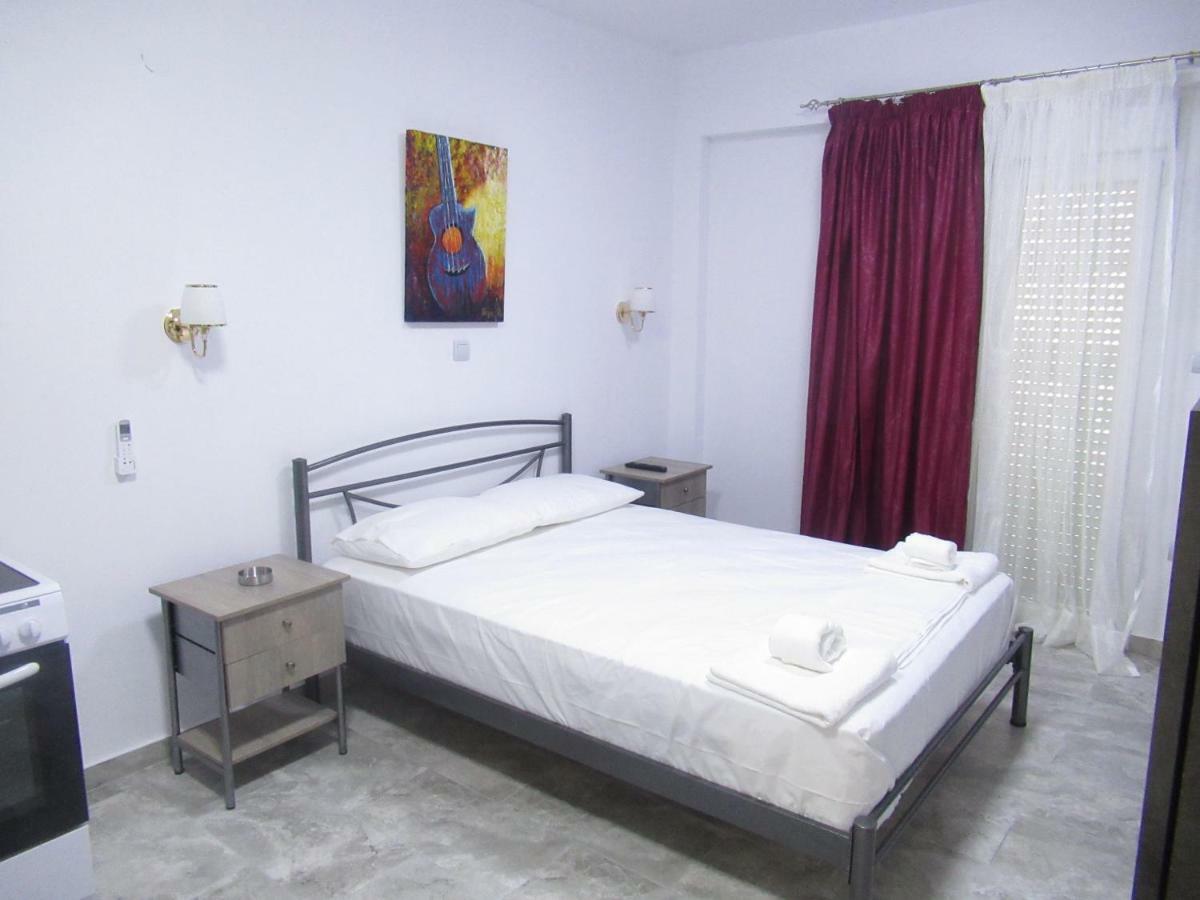 Artistic Rent Rooms & Apartments Nea Kallikrateia Exteriör bild